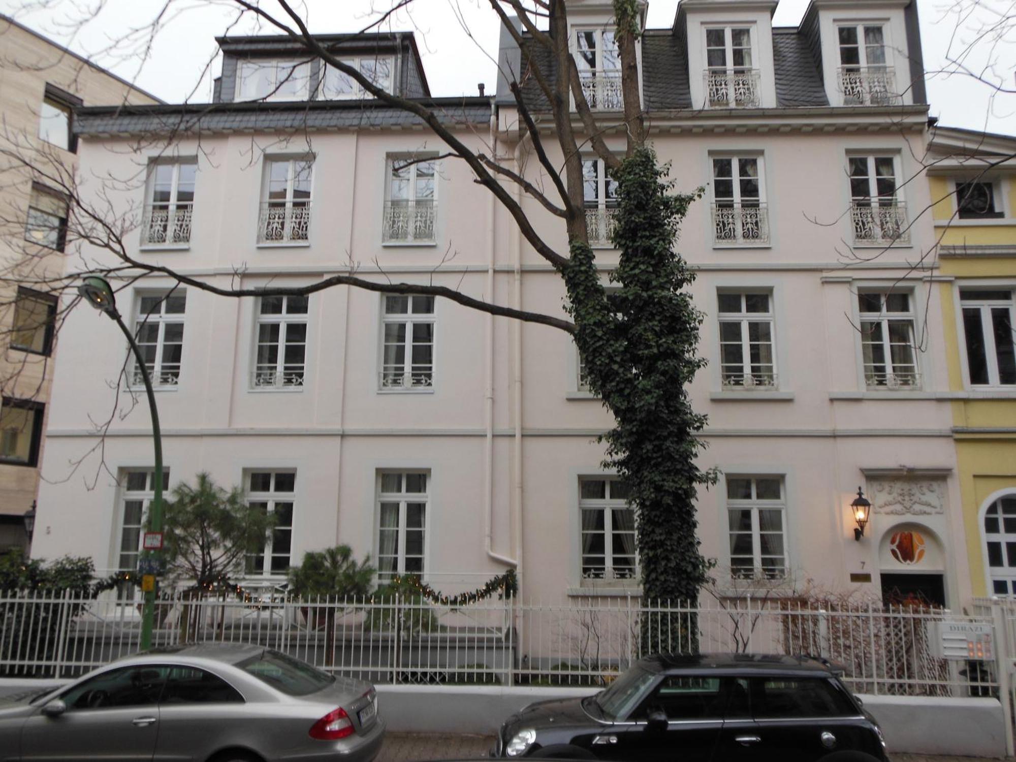 Dirazi Guesthouse & Apartments Gmbh Frankfurt am Main Exterior foto