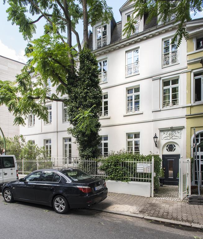 Dirazi Guesthouse & Apartments Gmbh Frankfurt am Main Exterior foto